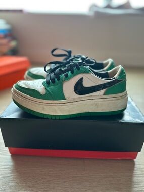 Nike Green, White & Black Low-Top Platform Sneakers